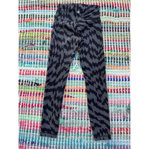 Lululemon Wunder Train HR Tight Everlux LW5CQNS Gray Black Zig Print Size 4 - Picture 3 of 5